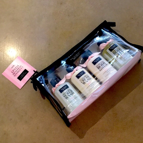 Victoria's Secret Other - Victoria’s Secret Moisture Set